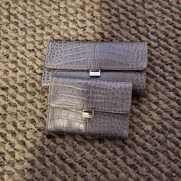 Wallets - Picture 1 of 1